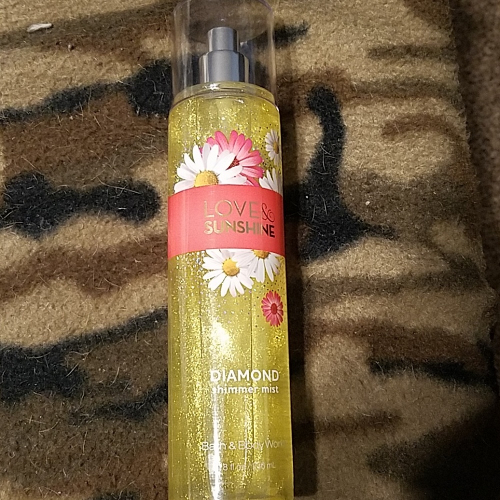 Shimmer mist